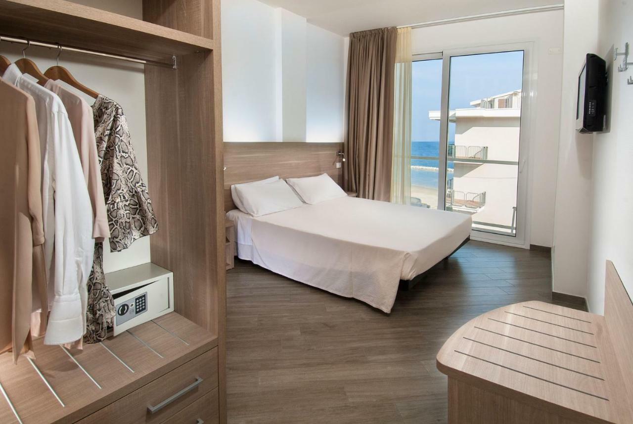 Hotel Atlantic & Spa Gabicce Mare Dış mekan fotoğraf