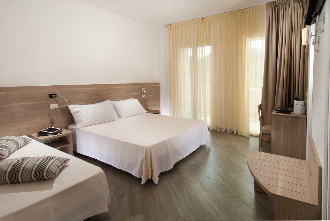Hotel Atlantic & Spa Gabicce Mare Dış mekan fotoğraf